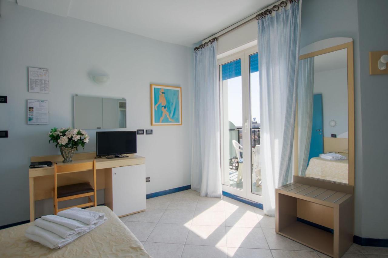 Hotel Bristol ميسانو ادرياتيكو المظهر الخارجي الصورة
